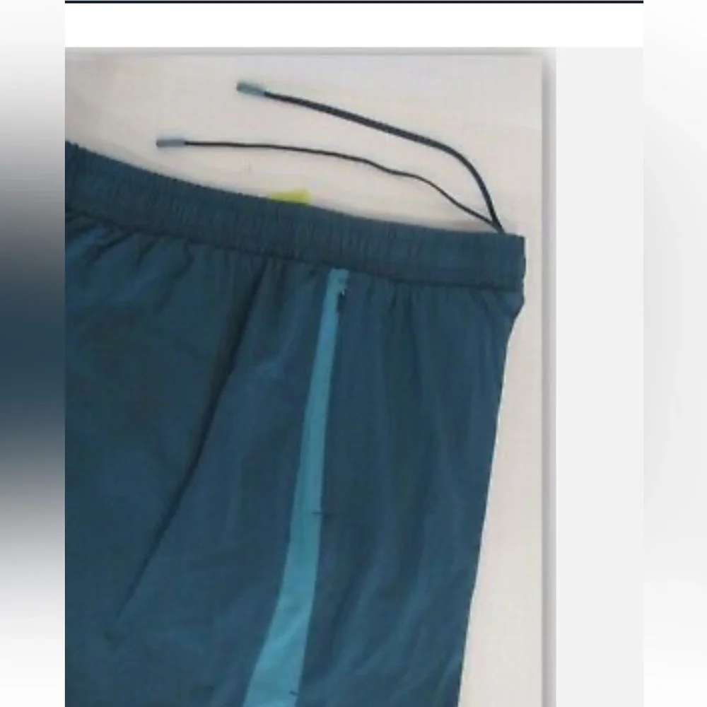 🌹Men’s All in‎ Motion Shorts Never Worn. NWT